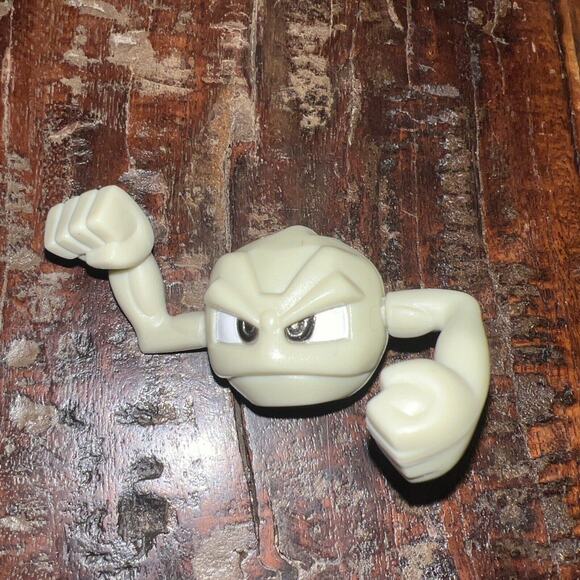 Lot Of 7 Pokémon Figures Pikachu Charzard Hoothoot Geodude Palkia Kyurem VTG - Picture 2 of 16